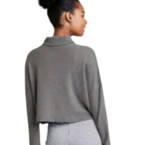 Wild Fable Turtleneck Women's Long Sleeve Turtleneck Cozy Boxy Cropped T-Shirt - Picture 5 of 5